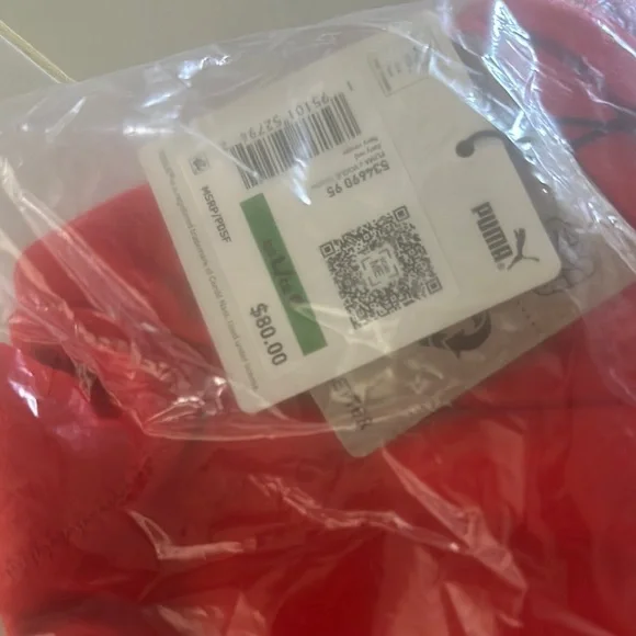 Final Sale 🏷️ PUMA x Vogue Hoodie - Picture 6 of 6